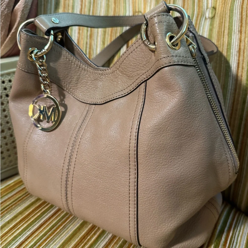 Michael Kors Tan Shoulder Bag with Pebbled Finish - Picture 11 of 11